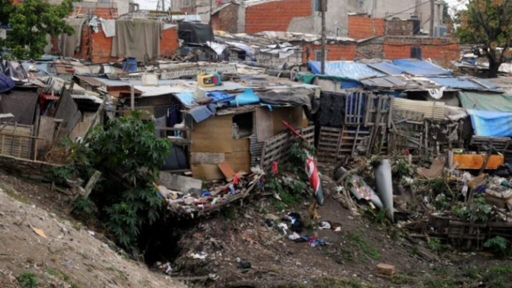 Villas de emergencias en Argentina que muestra el grado de hacinamiento de poblaciones marginadas.